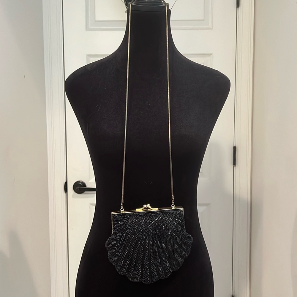 Beaded black elegant hand bag